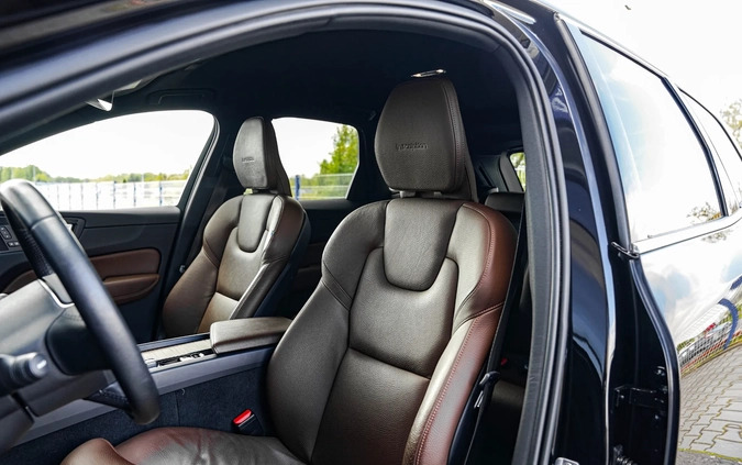 Volvo XC 60 cena 127900 przebieg: 152000, rok produkcji 2019 z Kobylin małe 781